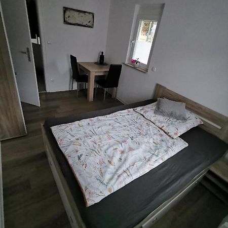 Privates Zimmer In Ruhiger Lage Heidenheim-Steinheim Am Albuch Extérieur photo